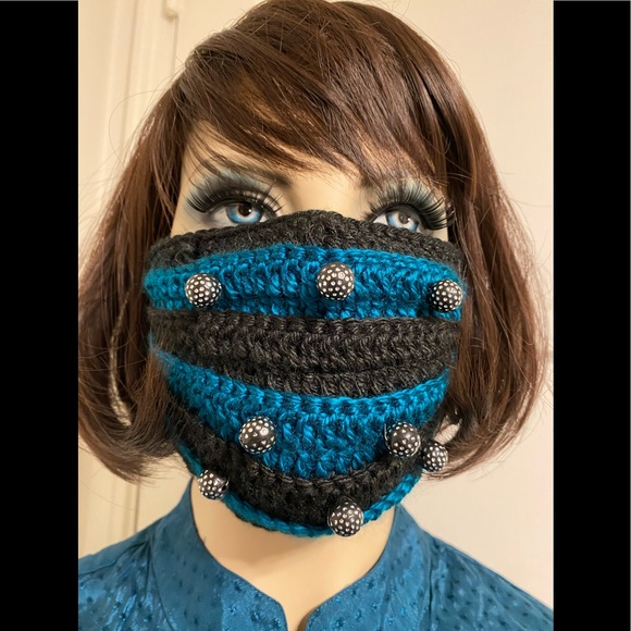 Decorative Hand-knitted Face Mask - Picture 9 of 11